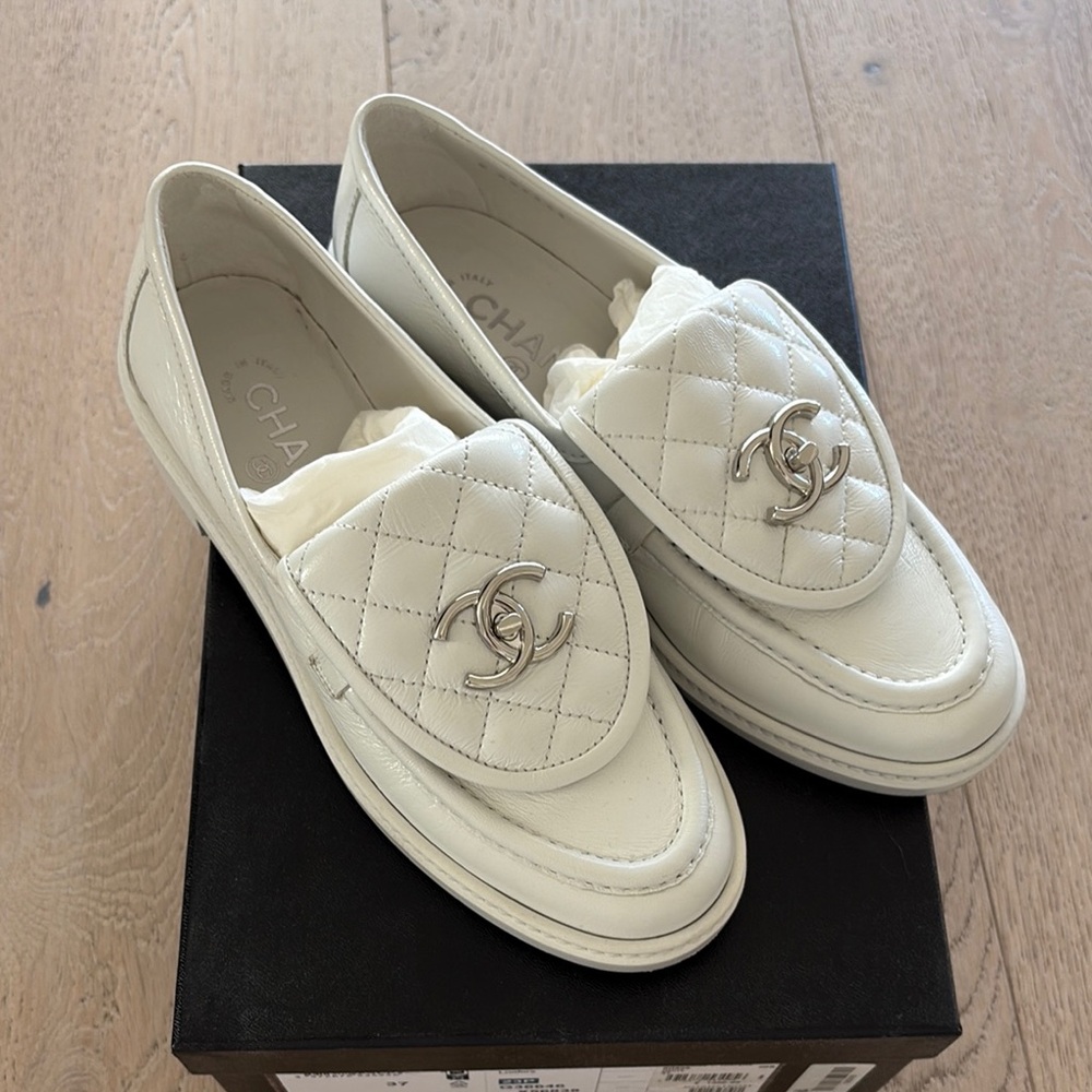 Chanel White Flats with Textured Design